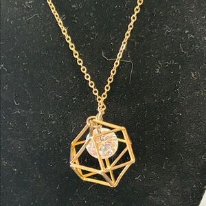 Elegant Gold Geometric Pendant Necklace